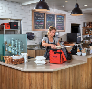 bolsas-delivery-cambro-hostel-jiel