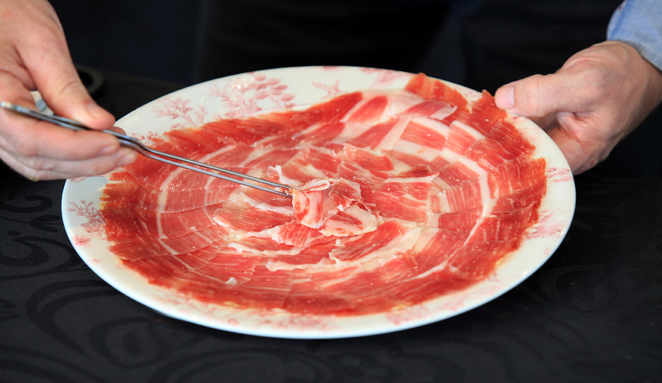 jamon plato churchill hostel jiel