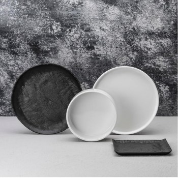 CHIC LIVELLI PLATO LLANO NEGRO 26 CM 1.jpg