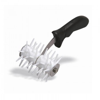 RODILLO PICAR PASTA PLASTICO 7.5 CM0.jpg